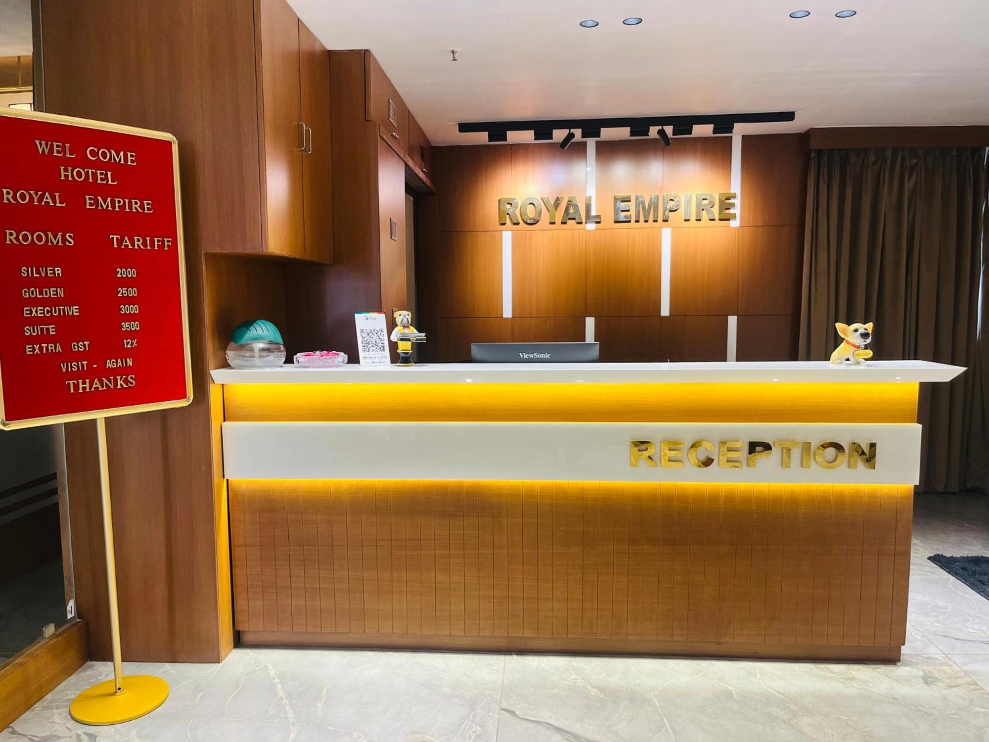 Hotel Royal Empire 甘地讷格尔 外观 照片