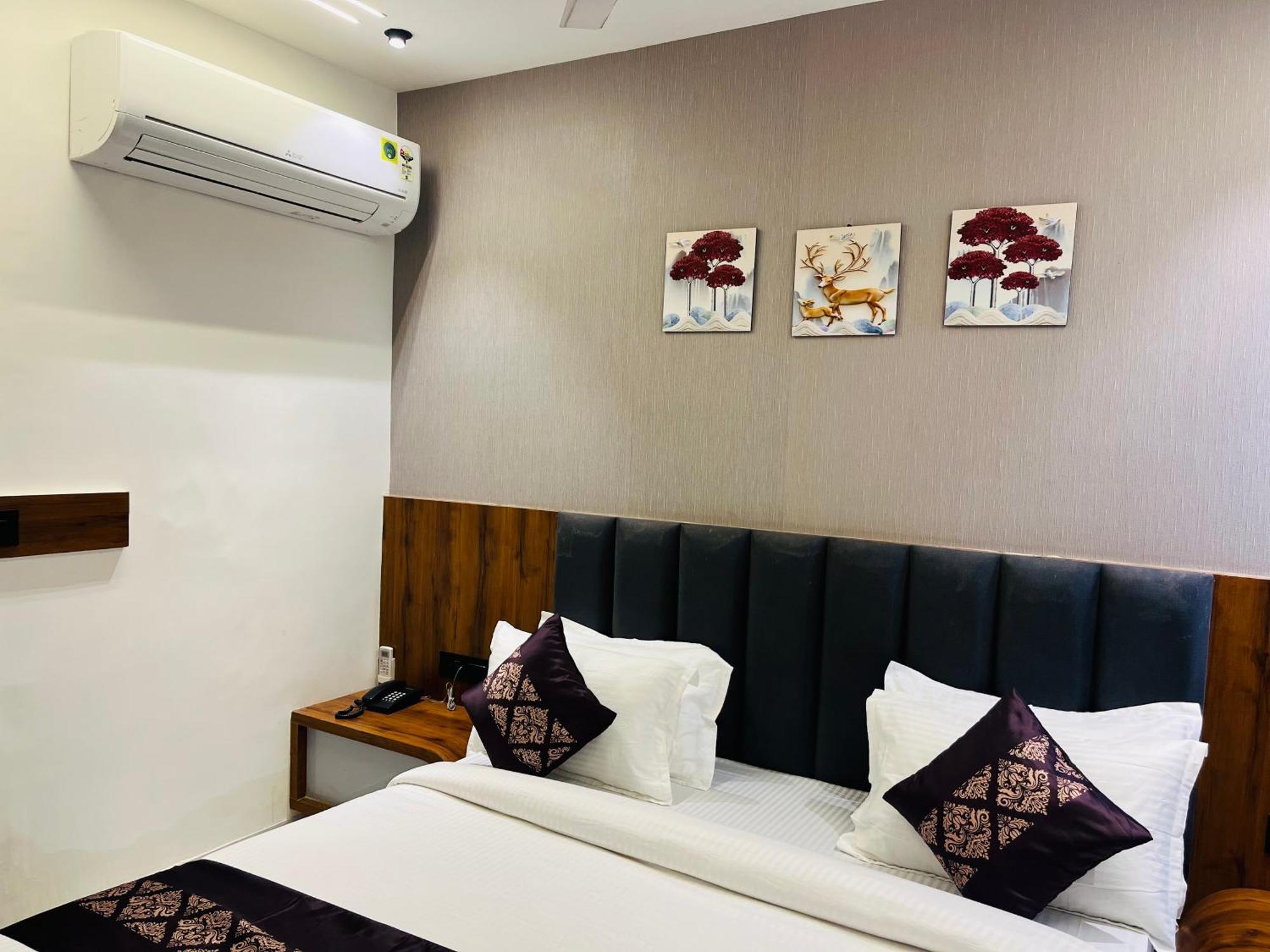Hotel Royal Empire 甘地讷格尔 外观 照片